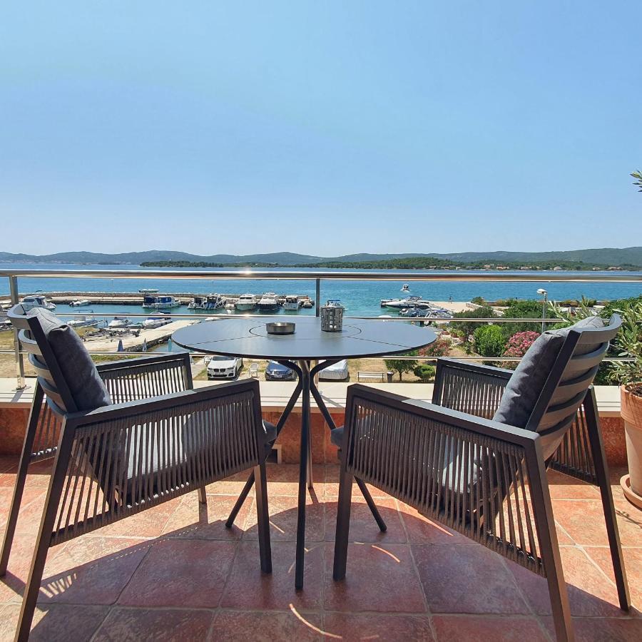 Apartments Villa Oliva Turanj Exterior photo