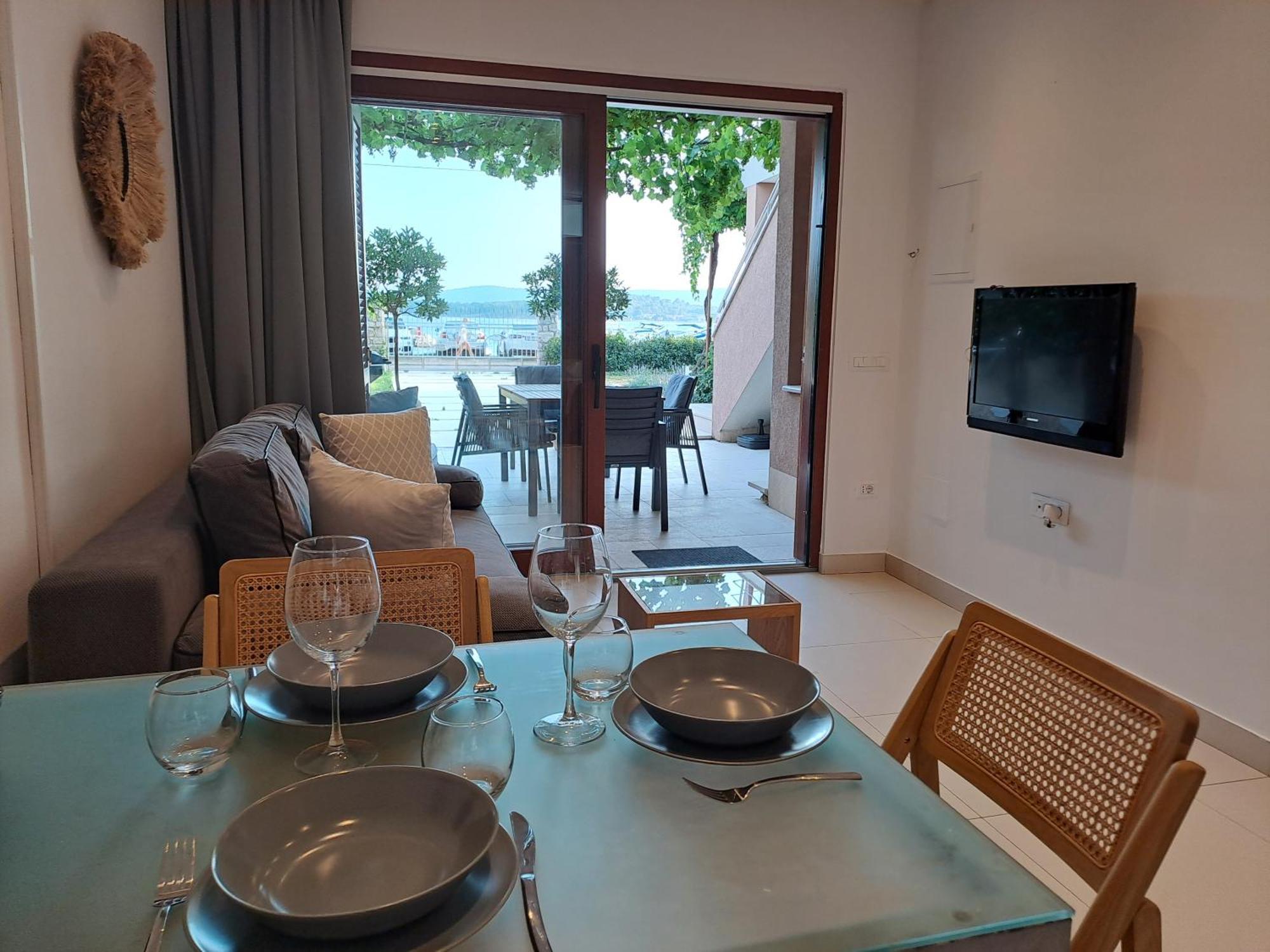 Apartments Villa Oliva Turanj Exterior photo