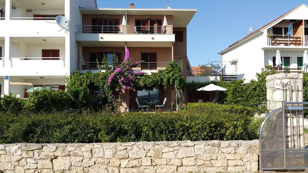 Apartments Villa Oliva Turanj Exterior photo